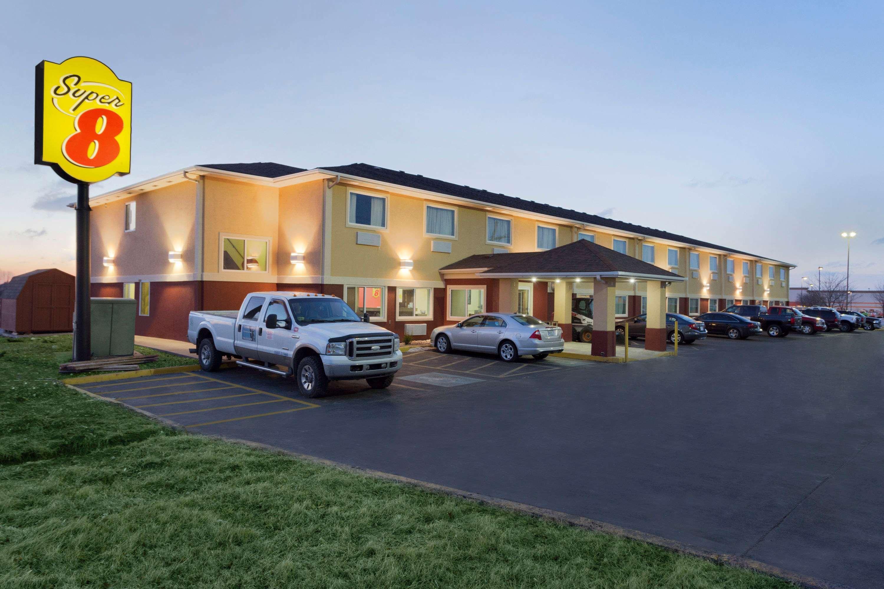 Super 8 By Wyndham Lees Summit Lee's Summit Exterior foto